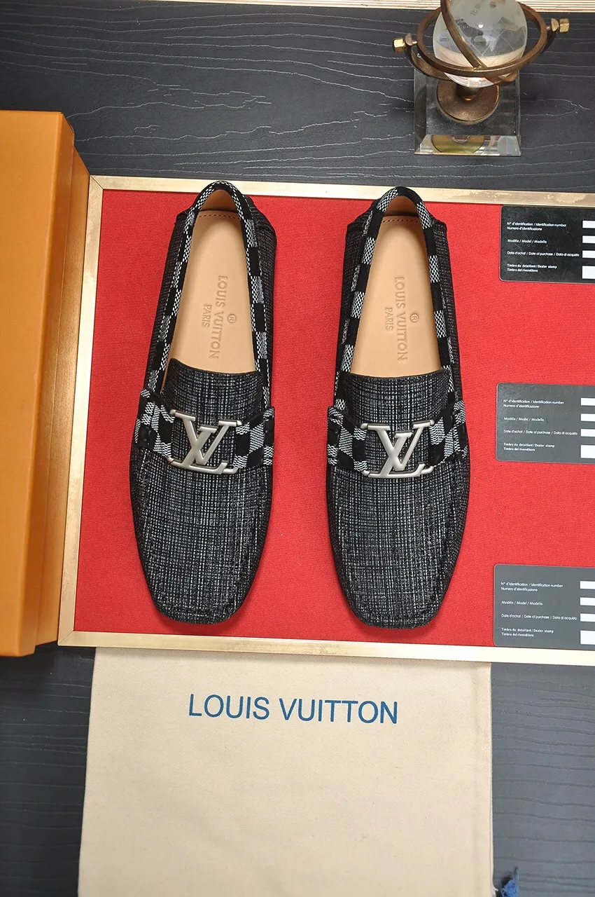 Men's men's shoes 💰420💶 [LV Doudou shoes] (water-dyed cowhide lining) new model is on the market, available on the official website. The new Doudou shoes are processed into single-color materials, and the uppers are made of imported horsehide leather. The body of the shoe is fully hemmed with mark thread, and is lined with imported original cowhide leather. The elegant shoe shape is super suitable for all-matching, and the size is 38-44.